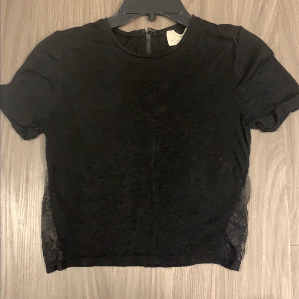 GREAT condition. Alice and Olivia black crop top